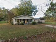1106 E Myrtle St, Philadelphia, MS 39350