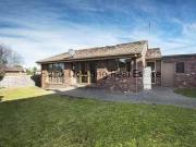 1/10 Collins Street, Essendon, VIC 3040