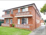 Spacious Two Bedroom Unit with Lockup Garage! Spacious Two Bedroom Unit with Lockup Garage!