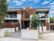 1/1116 Burke Road, Balwyn North