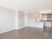 1/12 Callistemon Court, Arundel, QLD 4214