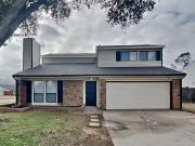 112 Clove Ln, Euless, TX 76039