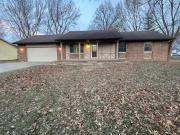 112 Donoho Dr, Salem, IL 62881