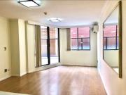 Spacious 1 Bedroom, 1 bathroom Apartment in Winsor Plaza Spacious 1 Bedroom, 1 bathroom Apartment in Winsor Plaza