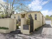 1/15 Avenue Road, Camberwell VIC 3124