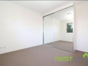 GROUND FLOOR APARTMENT ONLY MINUTES WALK TO SHOPS AND... GROUND FLOOR APARTMENT ONLY MINUTES WALK TO SHOPS AND...