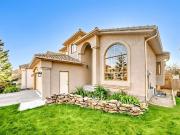 118 Signature Close SW Calgary, AB T3H 2V6