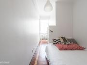 119403 Quarto com cama de casal em.
