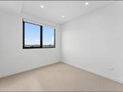 ONSITE PROPERTY MANAGER NORTH FACING NEARLY NEW DELUXE 2...