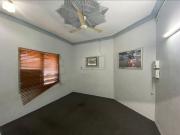 Studio Apartment In The City With A Pool