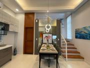 11.1M Townhouse for sale at EDSA Munioz, Project 8,...