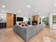 11 2425 EDGEMONT BOULEVARD, North Vancouver, BC V7P 2L2...