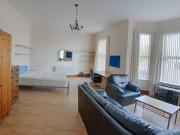 11 Bed End Terrace, Dickenson Road, M14