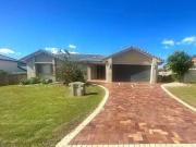 11 Fitzalan Circuit, Arundel, QLD 4214