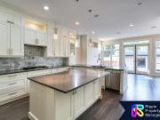 11 Hendon Drive NW, Calgary Upper