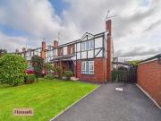 11 Inglewood Lodge