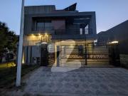 11 Marla Corner park face 10 Kva Solar installed House... 11 Marla Corner park face 10 Kva Solar installed House...