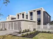 11 Sanctuary Court, Mermaid Waters, QLD 4218