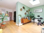 11 Victoria Avenue, Surbiton 2 bedrooms Property for...