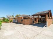 1/1 Wheatley Dr, Bull Creek WA 6149