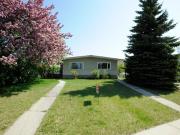 1200 SqFt 2504 side Duplex Main Floor, 2 Bedroom NW...