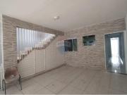 120 Área Útil Casa Alugar, 2 Dormitórios localizado em...