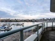 122 1 Marinaside Crescent