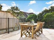 Seconds to the beach, huge 2 bed + sunroom