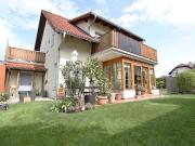Feine Erdgeschoss Wohnung mit 122 m² Eigengarten in...