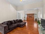 123 Agnew Street, NORMAN PARK, QLD 4170