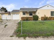 123 Fagundes St, Hayward, CA 94544