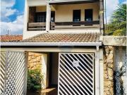 125.00 M² Casa Alugar, 3 Dormitórios localizado em...