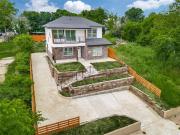 1260 E Magnolia Avenue