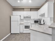 126 14 Avenue SW 208 Calgary, AB T2R 0L9