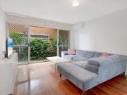 1/28 Leonard Avenue, Surfers Paradise, QLD 4217