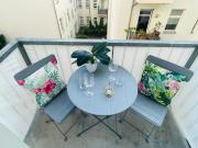 129 | Cozy and stylish 2 room apartment in bustling...