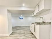 129 Luscombe Street 2 Hamilton ON L9A 2K2 2 Bedroom...
