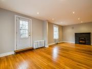 12 207 Charlotte Street Ottawa, ON K1N8K8