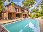 12 Bedroom House in Ferndale