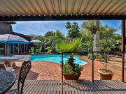 12 Bedroom House in Hayfields