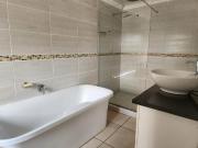 12 Bedroom House in Sunny Ridge