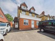 12 Bedroom House Reading Reading LS95326219