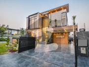 12 c0rner house full basement fasing park near to jalal...