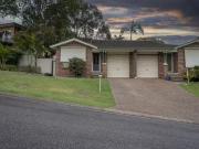 1/2 Lipton Close, Woodrising, NSW 2284