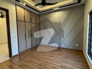 12 Marla Beautiful Modern House Facing Park Hot Location...