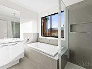 12 Mervyn Way, Mambourin