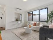 1/2 Shirley Grove, St Kilda East