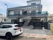 12bed 3unit Kanal House Back to Avenue For Sale In DHA 2...