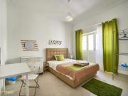 130095 Quarto com cama de solteiro, com.