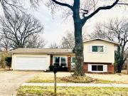 1306 Ross Ave, St. Louis, MO 63146 | Compass